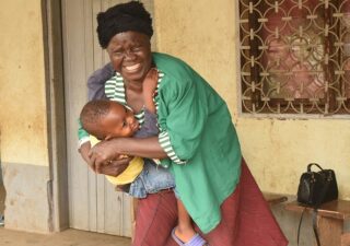 CBM: Esther aus Kamerun erblindete auf der Flucht