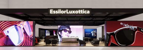 EssilorLuxottica Messestand opti 2025